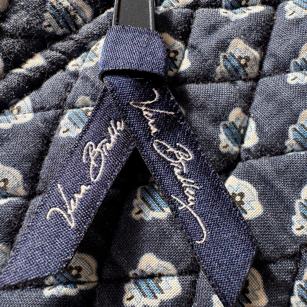 Vera Bradley Nantucket Navy
Blue Retired Hobo Handbag Tote
Bag Spring 2005 - Picture 7 of 13